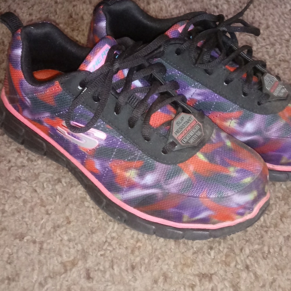 Skechers Alloy Toe slip resistance light weight